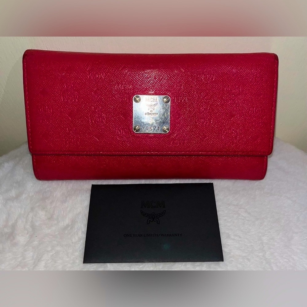 Red Long MCM Wallet - Picture 8 of 8